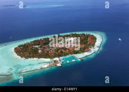 Luftaufnahme, Insel mit Wellenbrecher, Vihamanaafushi oder Kurumba, Nord-Malé-Atoll, Indischer Ozean, Malediven Stockfoto