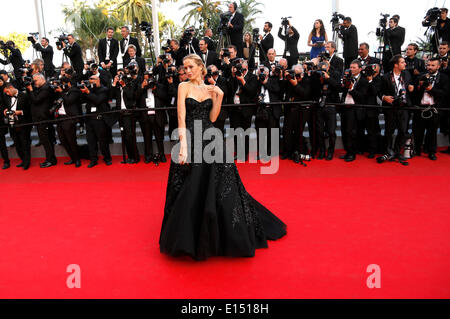 Petra Nemcovaattending "Deux Jours, Une Nuit/zwei Tage, eine Nacht" Premiere auf der 67. Filmfestspiele von Cannes am Mai 20, 2014/Bild Allianz Stockfoto