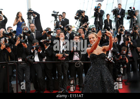 Petra Nemcovaattending "Deux Jours, Une Nuit/zwei Tage, eine Nacht" Premiere auf der 67. Filmfestspiele von Cannes am Mai 20, 2014/Bild Allianz Stockfoto