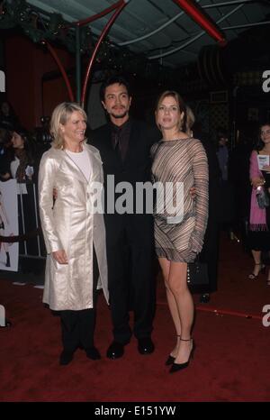 CANDICE BERGEN mit Benjamin Bratt und Sandra Bullock.Miss Undercover premiere in Hollywood, Ca. 2000.k20654psk. (Kredit-Bild: © Paul Skipper/Globe Photos/ZUMAPRESS.com) Stockfoto