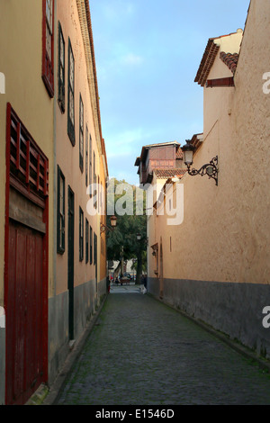 Ein Spaziergang durch kolonialen Straßen von La Laguna, die ehemalige Hauptstadt von Teneriffa, Spanien, Blick auf die Plaza del Adelantado Stockfoto