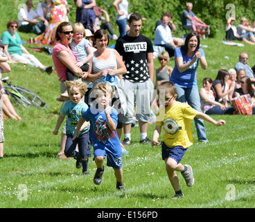 Grundschule Sport Tag Jungs laufen Rennen junior Uk Stockfoto