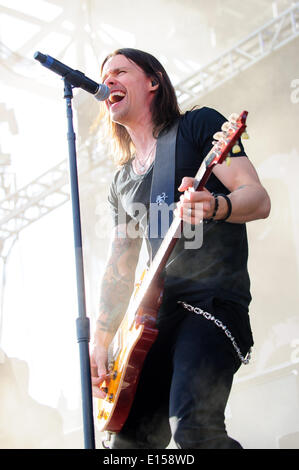 Toronto, Ontario, Kanada. 18. Mai 2014. "AlterBridge'on-Bühne beim Rock On The Range-Festival in Columbus, Ohio. Bandmitglieder: MYLES KENNEDY, MARK TREMONTI, BRIAN MARSHALL und SCOTT PHILLIPS © Igor Vidyashev/ZUMAPRESS.com/Alamy Live-Nachrichten Stockfoto