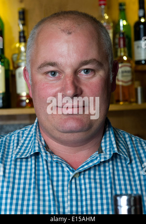 In Privatbesitz bantham Dorf und Strand in Devonshire. Auch gesehen ist der gastrobus und die Sloop Inn. Stockfoto