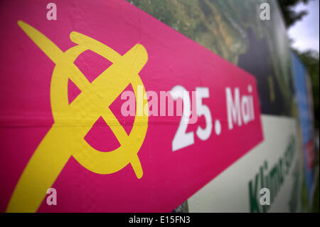 Düsseldorf, Deutschland. 23. Mai 2014. Ein Plakat mit dem Datum der Europawahl in Deutschland in Düsseldorf, 23. Mai 2014. Foto: Martin Gerten/Dpa/Alamy Live News Stockfoto