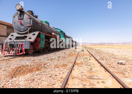 Hedschas Eisenbahn Lokomotive in Wadi Rum Station, Aqaba, Jordanien. Stockfoto