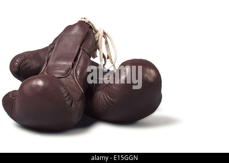 Vintage Boxhandschuhe, isoliert auf weißem Hintergrund Stockfoto