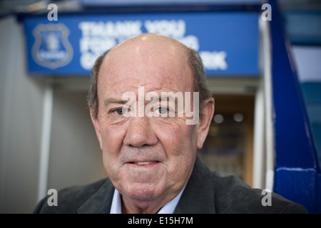 Ehemalige FC Everton Fußballspieler und-Trainer Howard Kendall, abgebildet im der Club Goodison Park Stadium in Liverpool. Stockfoto