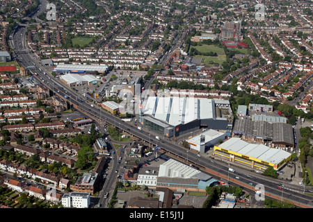 Luftbild von der Stamm-Hauptstraße A3 als es fegt durch New Malden in Süd-west-London Stockfoto