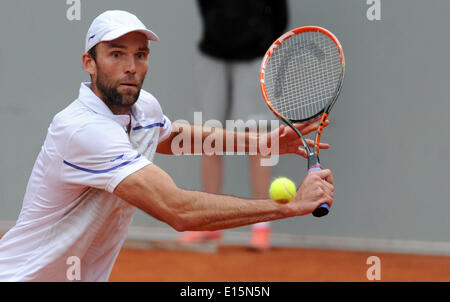 Düsseldorf, Deutschland. 23. Mai 2014. Kroatiens Ivo Karlovic in Aktion gegen Tschechien Vesely während der ATP Tour bei den Rochusclub in Düsseldorf, 23. Mai 2014. Foto: Caroline Seidel/Dpa/Alamy Live News Stockfoto