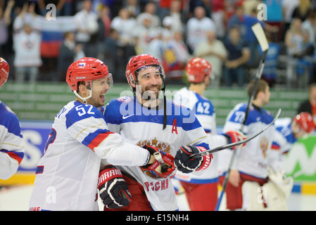 Spieler von Russland feiert nach IIHF Eishockey-Weltmeisterschaft 2014 in Minsk-Arena-Spiel Stockfoto