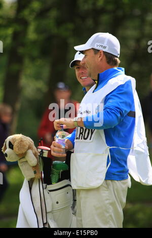 Wentworth, Surrey, UK. 23. Mai 2014. Szenen aus dem zweiten Tag der PGA European Tour Meilenstein der BMW PGA Championship RORY MCILROY alle Lächeln Credit: Motofoto/Alamy Live News Stockfoto