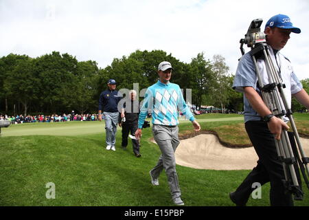 Wentworth, Surrey, UK. 23. Mai 2014. Szenen aus dem zweiten Tag der PGA European Tour Meilenstein der BMW PGA Championship stieg und WESTWOOD Credit: Motofoto/Alamy Live News Stockfoto
