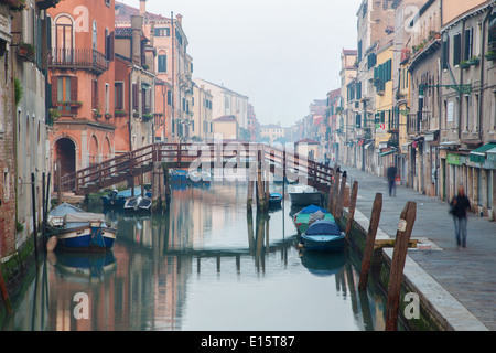 Venedig, Italien - 14. März 2014: Fondamenta San Alvise Straße und Kanal Morgen Stockfoto