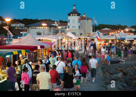 Talmont Saint-Hilaire (Departement Vendée): Nachtmarkt Stockfoto