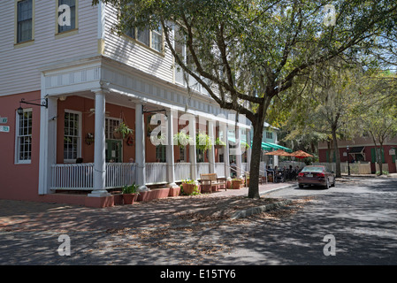 Haile Plantage ist eine gehobene Entwicklung von Eigentumswohnungen Wohnungen Häuser ein einzigartiges Dorfzentrum, Golf & CC in Gainesville FL. Stockfoto