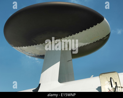 Boeing E-3A Sentry AWACS - Radarkuppel. Stockfoto
