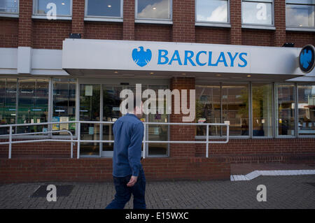 London UK. 23. Mai 2014. Barclays Bank hat worden Geldstrafe GBP 26million UK Regulierungsbehörden nachdem es entdeckt wurde, eines seiner Händler wurde versucht, den Preis des Goldes auf dem Markt Kredit zu beheben: Amer Ghazzal/Alamy Live-Nachrichten Stockfoto