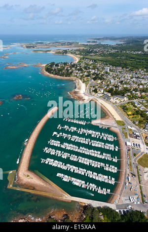 Der Hafen von Trébeurden (Côtes d ' Armor Abteilung - Côte de Granit Rose): Luftbild Stockfoto