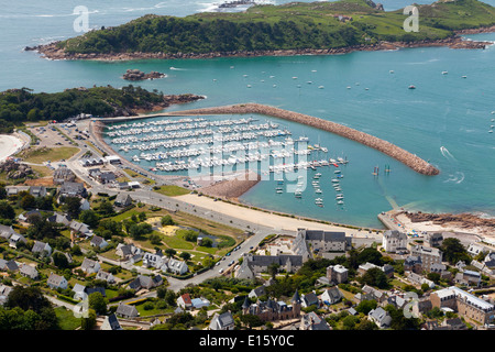 Der Hafen von Trébeurden (Côtes d ' Armor Abteilung - Côte de Granit Rose): Luftbild Stockfoto