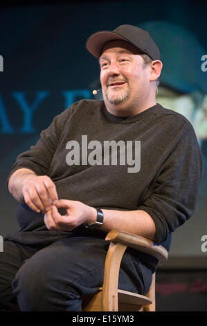 Michael Pennington spricht über seine buchen immer Johnny Vegas auf der Bühne 2014 Hay Festival © Jeff Morgan Stockfoto