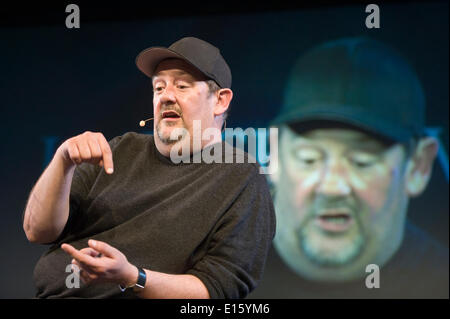Michael Pennington spricht über seine buchen immer Johnny Vegas auf der Bühne 2014 Hay Festival © Jeff Morgan Stockfoto