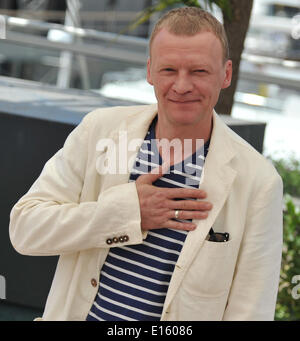 Cannes, Frankreich. 23. Mai 2014. Russischer Schauspieler Aleksey Serebryakov posiert für Fotos bei einem Fototermin für den Film "Leviathan" bei den 67. Filmfestspielen in Cannes, Frankreich, 23. Mai 2014. Bildnachweis: Chen Xiaowei/Xinhua/Alamy Live-Nachrichten Stockfoto