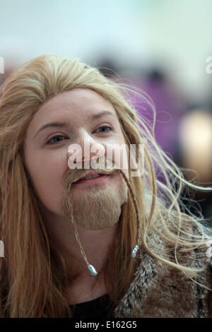 London, UK. 23. Mai 2014. Besucher in Tracht auf der Comic Con MCM Pop-Kultur Convention in London. 23.05.2014 Kredit: Theodore Liasi/ZUMA Press, Inc./Alamy Live News Stockfoto