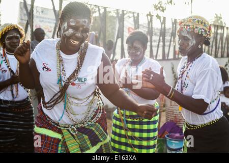 Dakar, Senegal. 23. Mai 2014. Afrikanische Trommler führen bei der ...