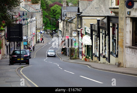 Reihe von Geschäften, Main Street (B5277), Grange-Over-Sands, Cumbria, England, UK Stockfoto