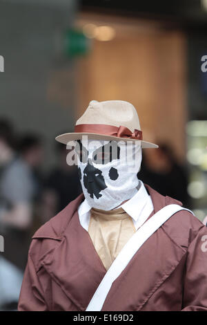 Besucher in Tracht auf der Comic Con MCM Pop-Kultur Convention in London. 23.05.2014 Stockfoto