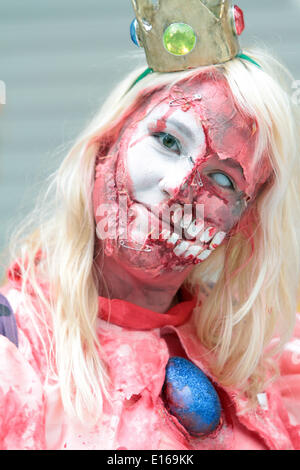 London, UK. 23. Mai 2014. Besucher in Tracht auf der Comic Con MCM Pop-Kultur Convention in London. 23.05.2014 credit: Theodore Liasi/Alamy Live-Nachrichten Stockfoto
