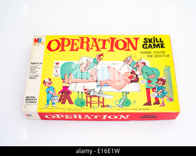 Betrieb Kinderspiel von Milton Bradley 1965 Stockfoto