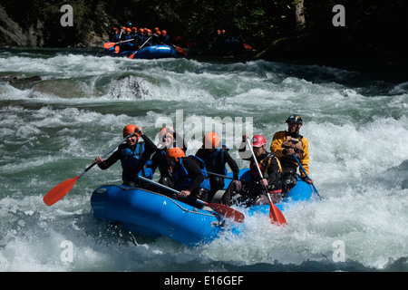 Wildwasser-rafting am Fluss Noguera Pallaresa in Naut Aran Aran-Tal Katalonien Spanien Stockfoto