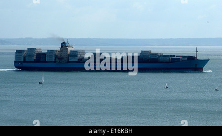 AJAXNETPHOTO. 10 APL 2006. LE HAVRE, FRANKREICH. - CONTAINERVERKEHR LEUA MAERSK ABFLIEGENDEN. FOTO: JONATHAN EASTLAND/AJAX Stockfoto