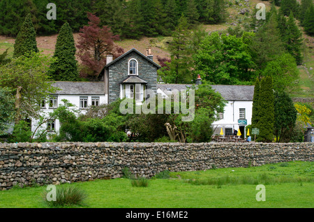 Die alten Dungeon Ghyll Hotel, Great Langdale, Ambleside, Nationalpark Lake District, Cumbria, England, UK Stockfoto