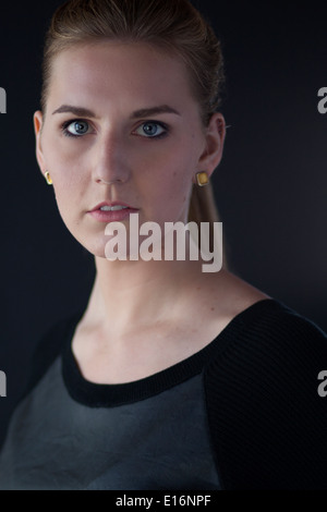 Close-up Portrait junge Frau Stockfoto