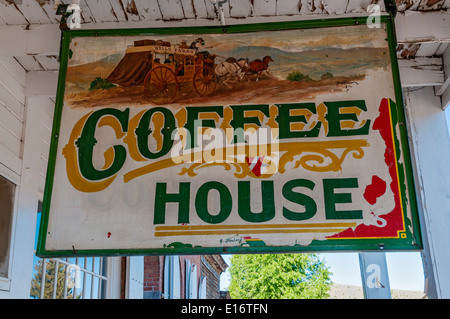 Montana, Virginia City National Historic Landmark District, 19C gold mining Ortstafel, Wallace Street Coffee House Stockfoto