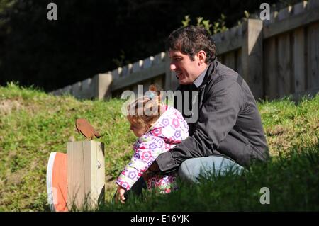 Wellington, Neuseeland. 25. Mai 2014. Menschen spielen im Wellington Zoo am Tag der offenen Tür in Wellington, New Zealand, 25. Mai 2014. Bildnachweis: Su Liang/Xinhua/Alamy Live-Nachrichten Stockfoto