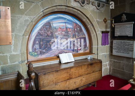 Malerei in der Allerheiligen Kirche, Gresford, mit Szenen aus der Gresford Zeche Katastrophe und Rettung von 1934. Stockfoto