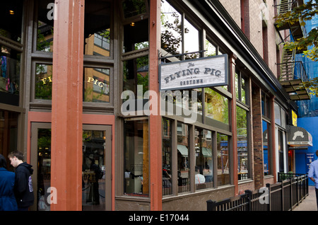 Flying Pig Restaurant im historischen Gastown, Vancouver, BC, Kanada. Das Hotel befindet sich im historischen Gebäude des Winters Hotels. Stockfoto