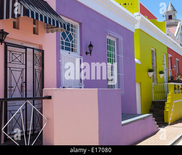 Bunte Häuser in der Chiappini Straße im Bo Kaap Viertel, Cape Malay Viertel, Kapstadt, Südafrika Stockfoto