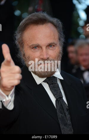 Cannes, Frankreich. 24. Mai 2014. CANNES, Frankreich - 24 Mai: Franco Nero besucht die Closing Ceremony und "Eine Handvoll Dollar" Screening während des 67. jährlichen Cannes Film Festival am 24. Mai 2014 in Cannes, Frankreich. Bildnachweis: Friedrich Injimbert/ZUMAPRESS.com/Alamy Live-Nachrichten Stockfoto