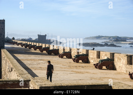 Marokko Essaouira, Fortified Ufermauer und Kanone Stockfoto