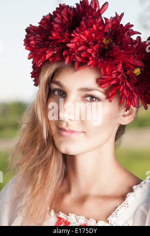 Close-up Portrait von ukrainischen Mädchen in traditioneller Tracht Stockfoto