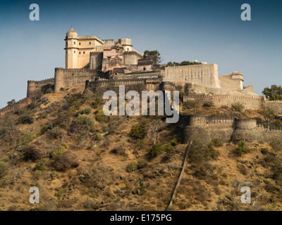 Indien, Rajasthan, Rajsamand, Kumbhalgarh Fort, am Grat des Aravali Ranges Stockfoto