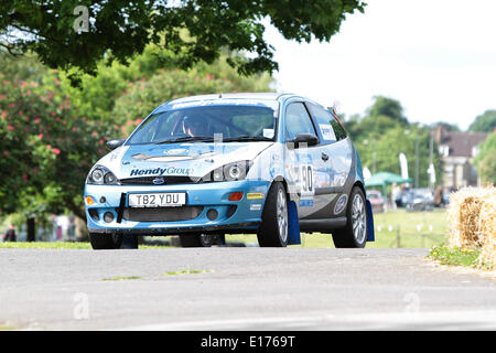 London, UK. 25. Mai 2014. Konkurrenten bei der 2014 Motor Sport At The Palace bei der Crystal Palace Park South London 25.05.2014 Credit: Theodore Liasi/Alamy Live-Nachrichten Stockfoto