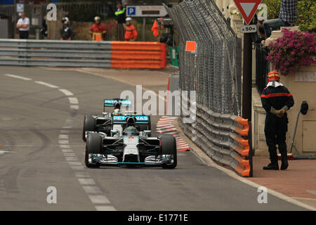 Monte Carlo, Monaco. 25. Mai 2014. F1 Grand Prix von Monaco. Nico Rosberg fährt seinen Mercedes AMG Petronas F1 W05 zum 1. Platz während der Monaco GP, trotz Safety-Car-Phase Credit: Action Plus Sport/Alamy Live News Stockfoto