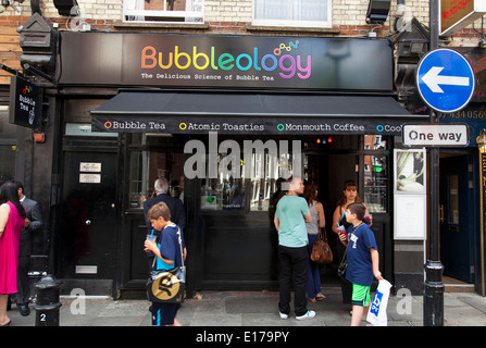 Bubbleology Verkauf von Bubble Tea in Rupert Street, Soho, London, England, Vereinigtes Königreich Stockfoto