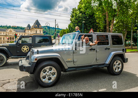 Piemont, Italien. 25. Mai 2014. Letzten Tag des Treffens Harley Davidson und Jeep mit Absicht positiv auf dell'IRCC (Institute of Cancer Research Candiolo) helfen. Heute Morgen die Parade durch die Straßen der Stadt, die in der Mitte, in Piazza Vittorio Veneto enden wird. Bildnachweis: Wirklich einfach Star/Alamy Live-Nachrichten Stockfoto